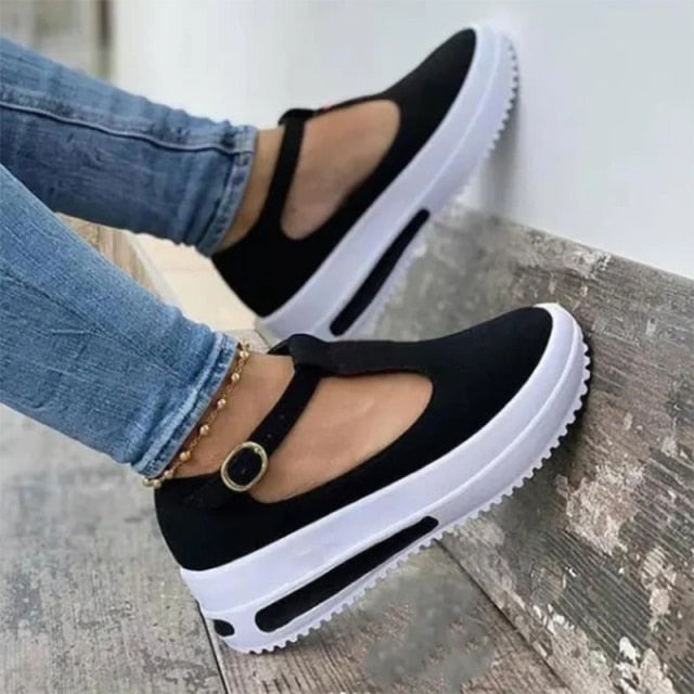 Women's Black & White Casual Walking Shoes